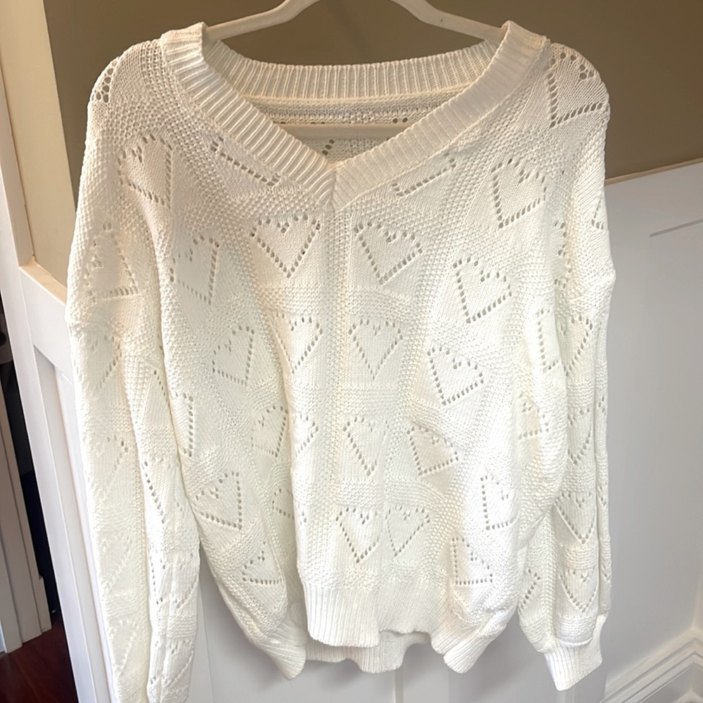 New Cozy Heart Embroidered White V-Neck Sweater
